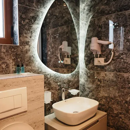 Lula Hotel Ksamil